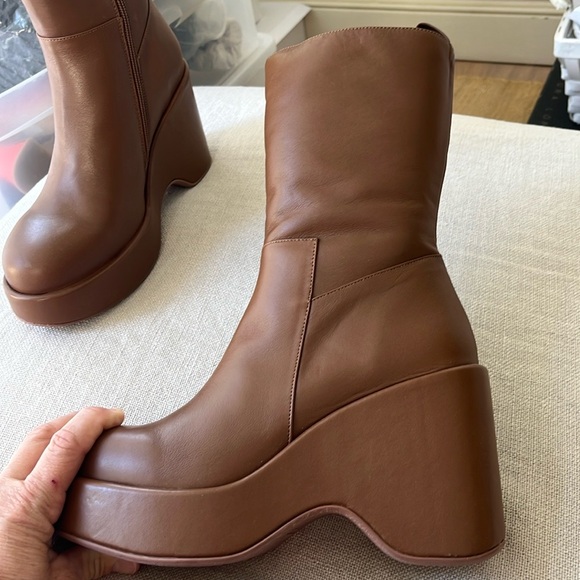 Revolve NWT Paloma Barcelo cognac wedge Platform comfortable comfortable boots❤️ - Picture 4 of 9
